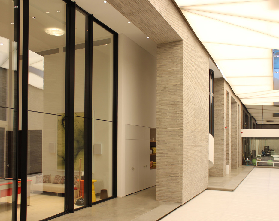 The Original Minimalist Window: Pivoting System by Vitrocsa