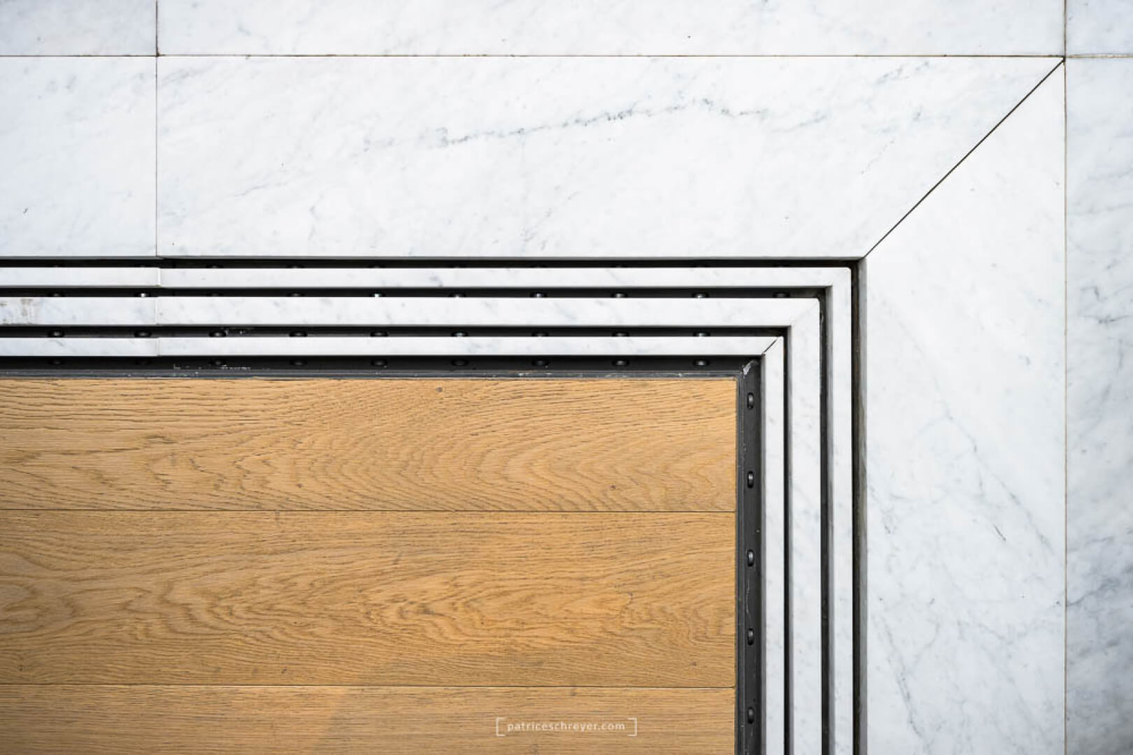 Ático en las torres 20/30 de Beirut con sistema de ventanas sin marco Vitrocsa TH+.