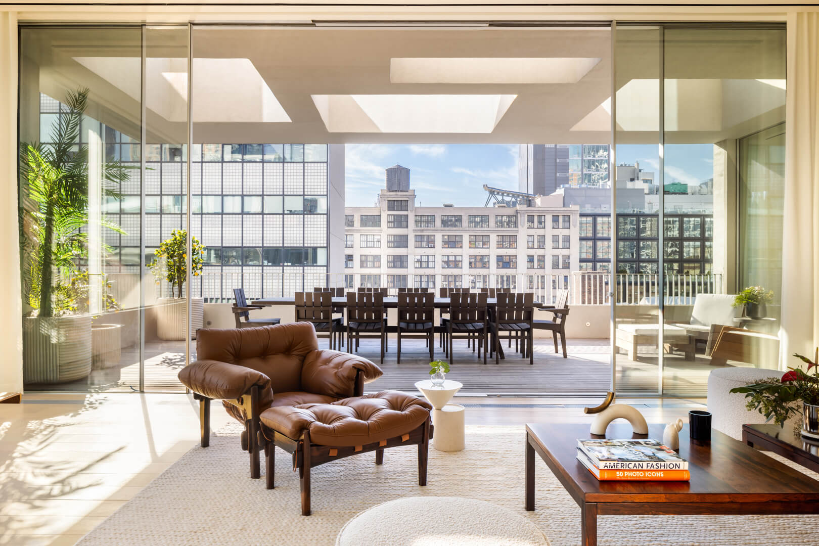 Die Jardim-Residenz in Manhattan des Architekten Isay Weinfeld verwendet insgesamt 195 Vitrocsa Schiebefenster- oder Festverglasungssysteme.