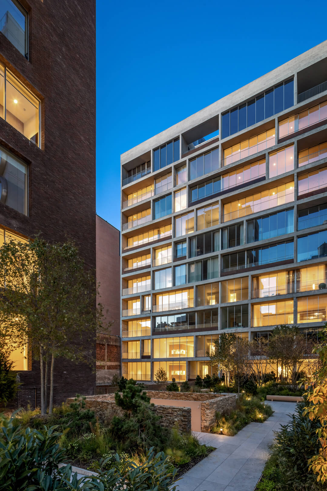 Die Jardim-Residenz in Manhattan des Architekten Isay Weinfeld verwendet insgesamt 195 Vitrocsa Schiebefenster- oder Festverglasungssysteme.