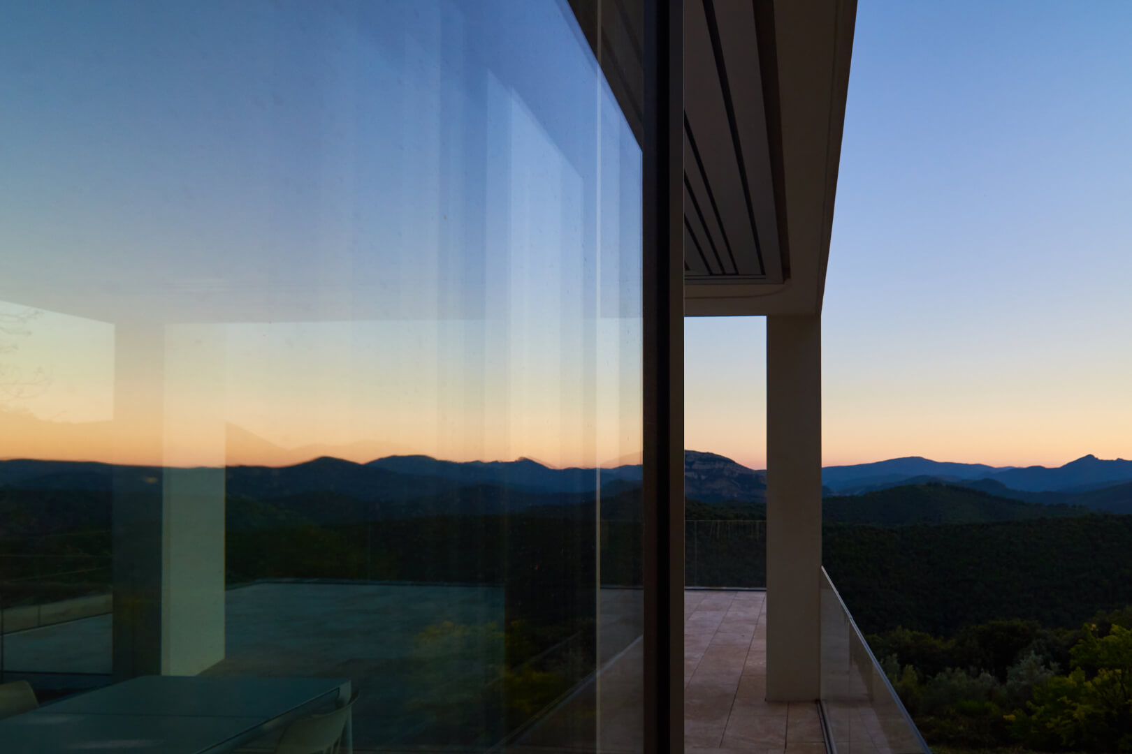 The Maison CL in Cévennes, Southwest France, uses Vitrocsa's Patented Turnable Corner Window System.