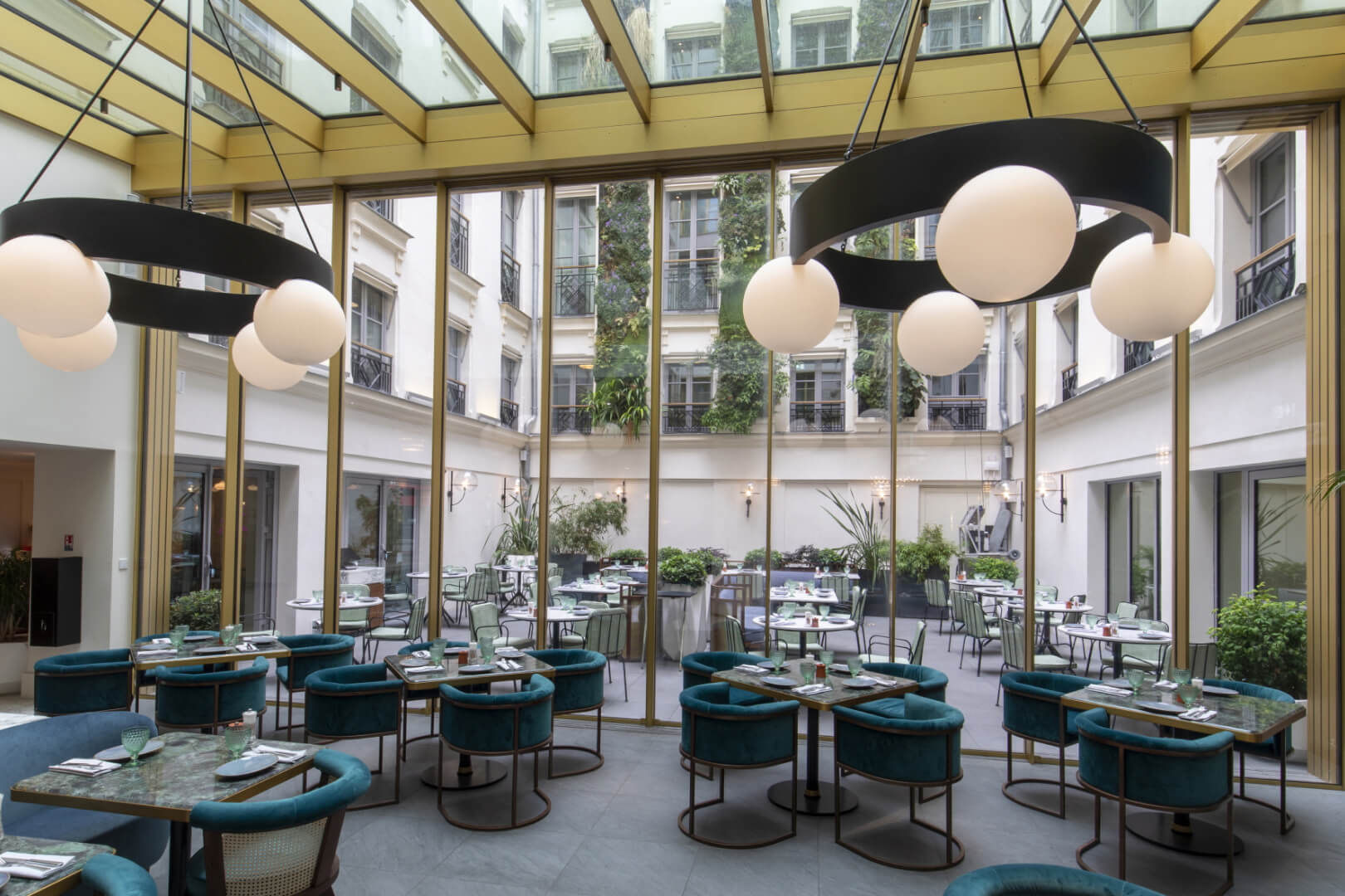 The Montecito restaurant boasts a spacious Vitrocsa sliding window measuring 10m wide and 4.5m high.