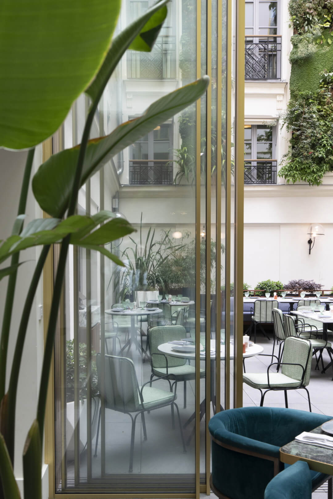 The Montecito restaurant boasts a spacious Vitrocsa sliding window measuring 10m wide and 4.5m high.