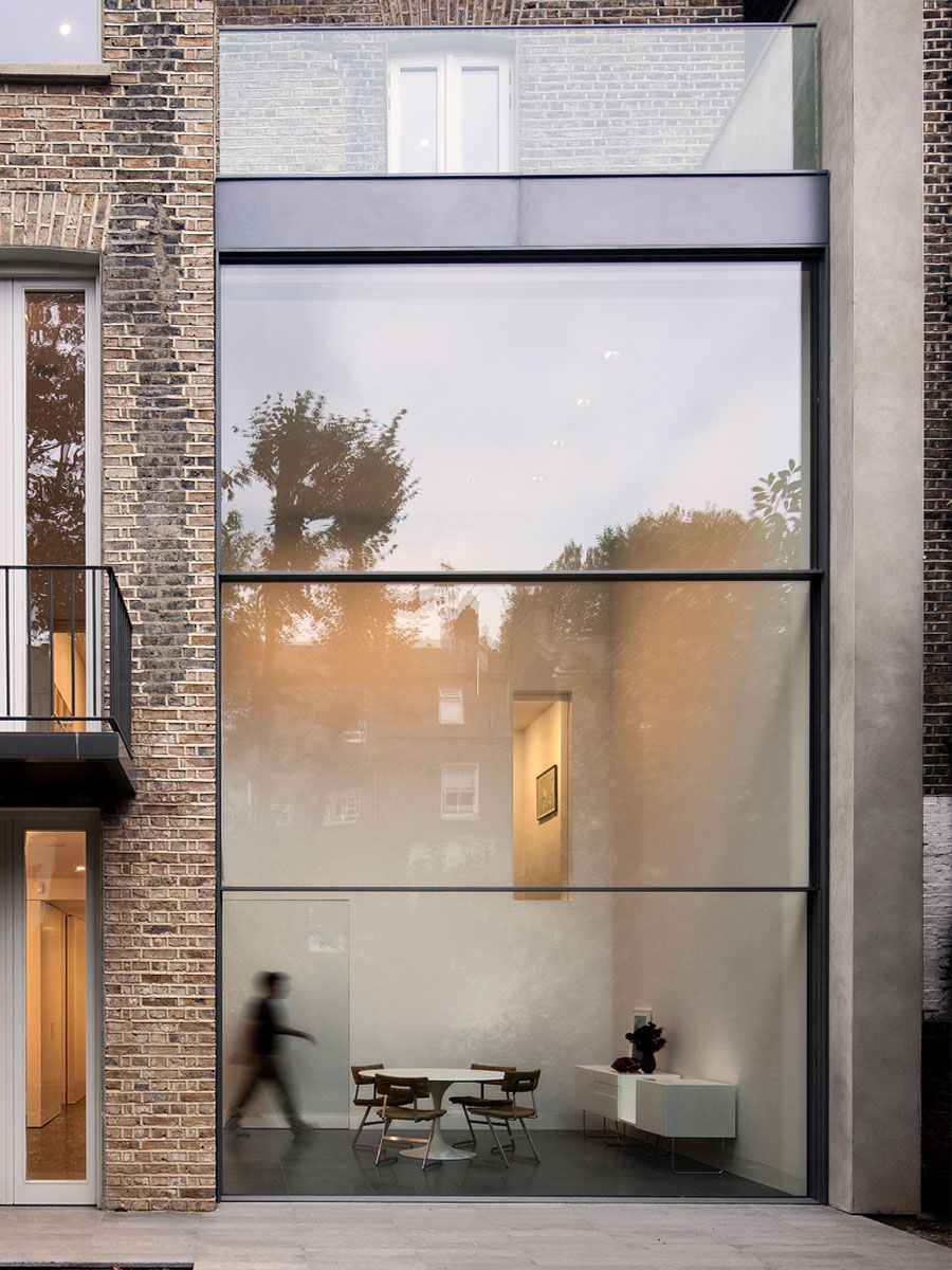 Bassett Road extension with Vitrocsa 3001 guillotine glazed façade.