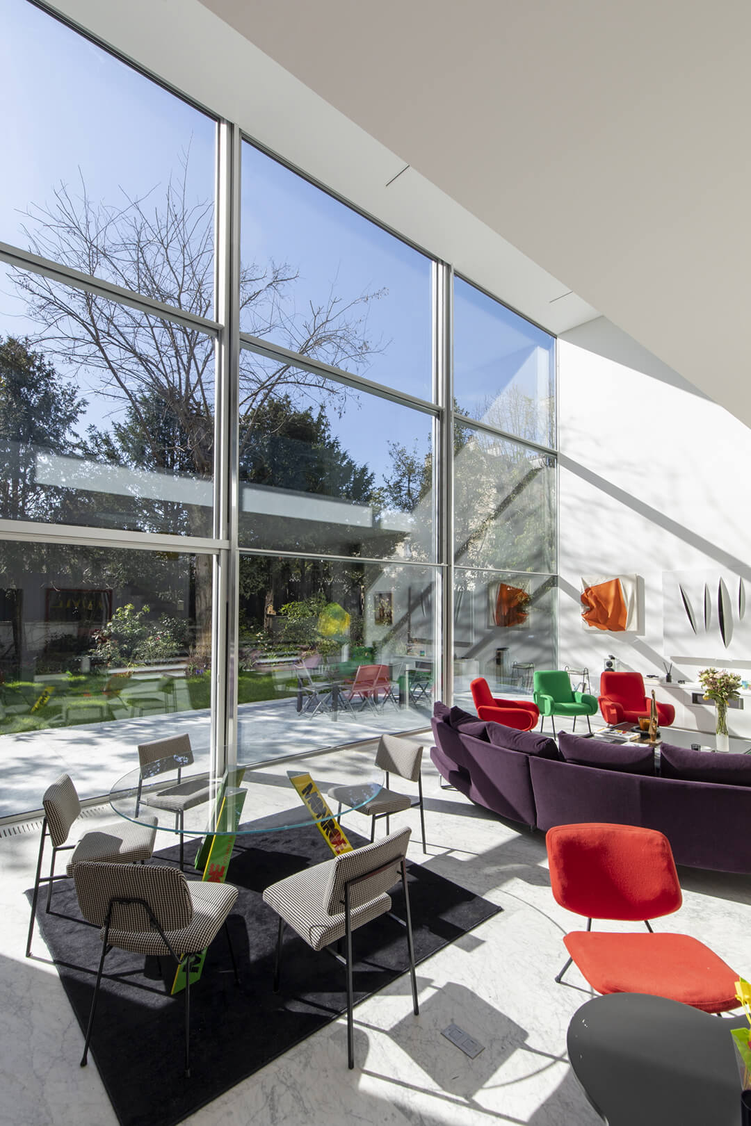 Ventanas de guillotina Vitrocsa TH+ que se elevan 7 m en Contemporary Home Hardel.