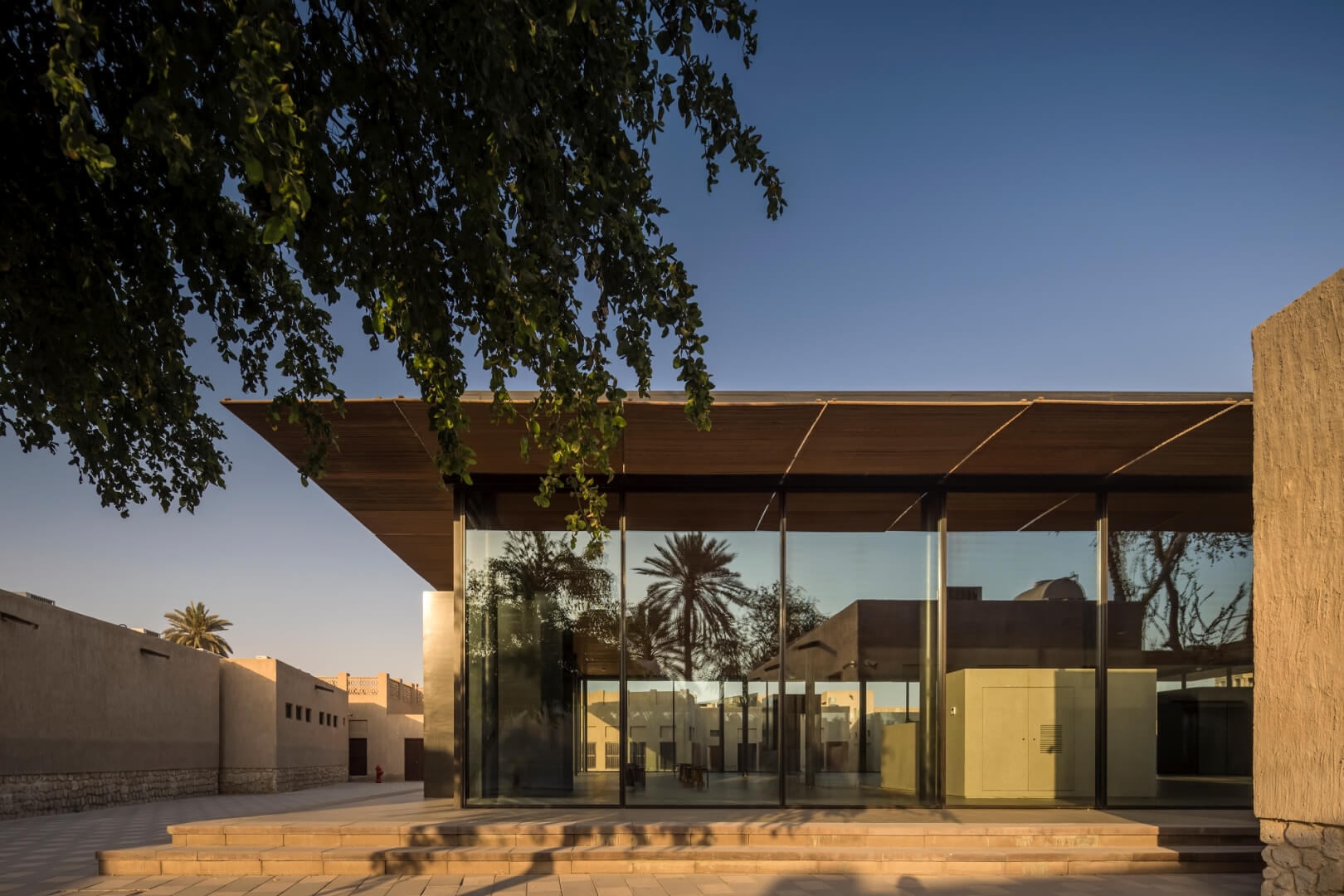 The Shindagha Welcome Pavillion by X Archtects uses 41 Vitrocsa Pivoting Windows ( 2.2m x 4.3m).