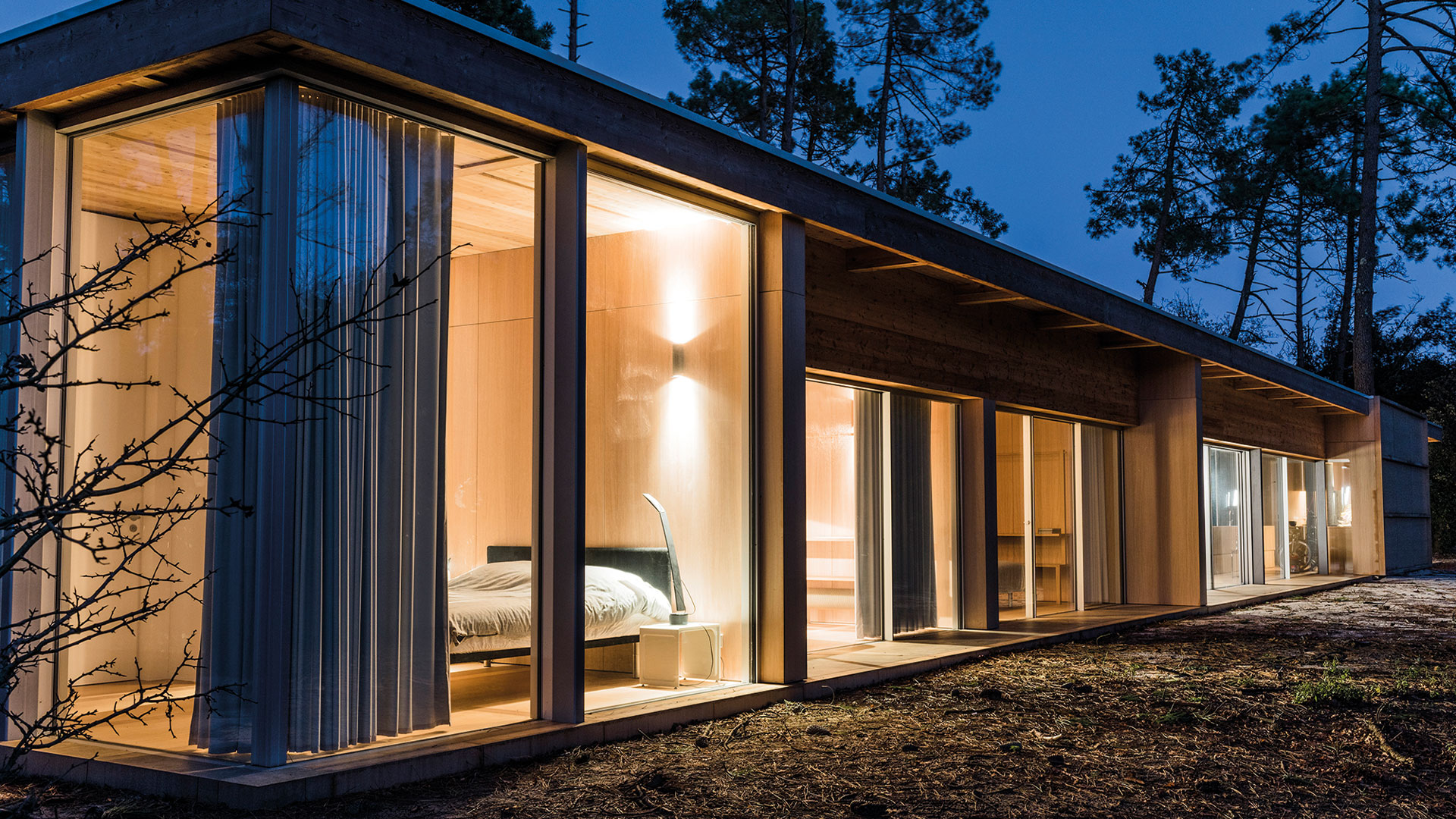 Wooden Villa in der Nacht